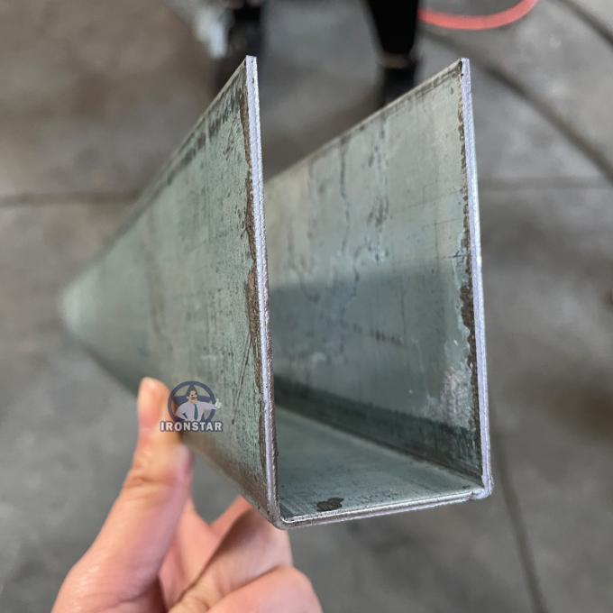 Rollo del carril de guía de U que forma la máquina 3