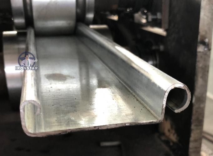 rollo de la puerta del obturador que forma la máquina 1